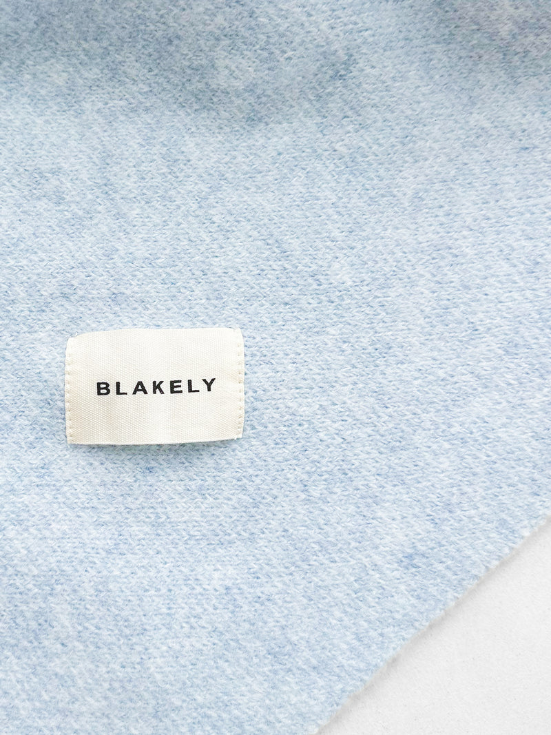 Label Knitted Triangle Scarf - Bleu bébé