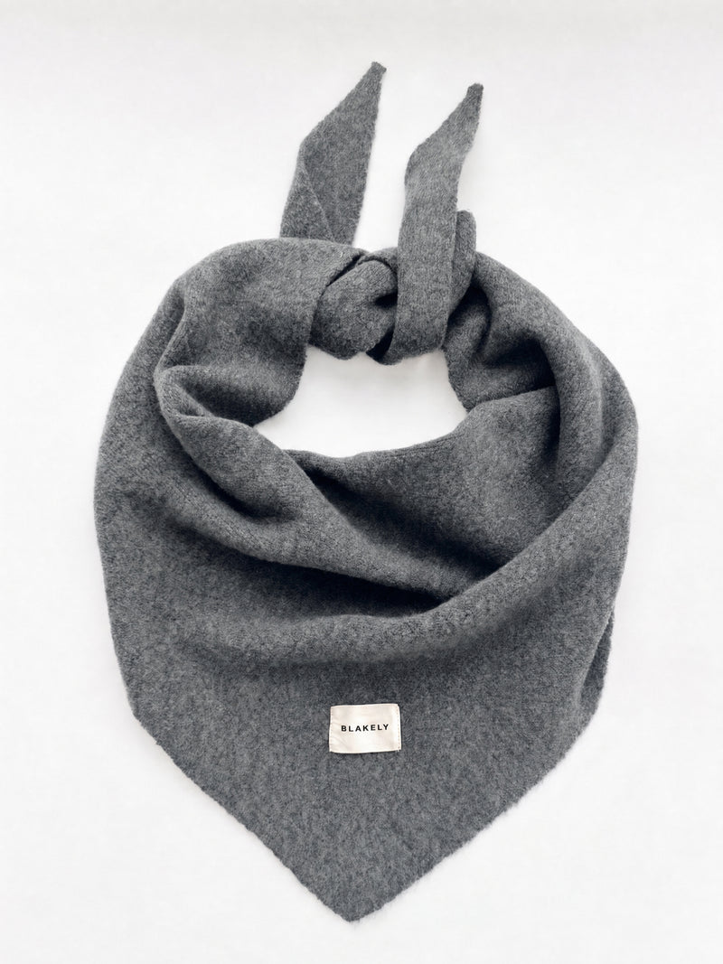 Label Knitted Triangle Scarf - Mergelkohle