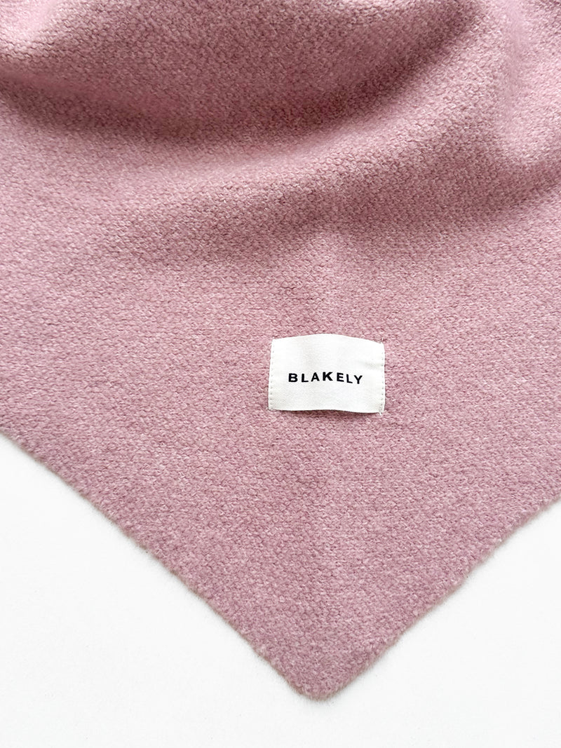 Label Knitted Triangle Scarf - Dusty Pink