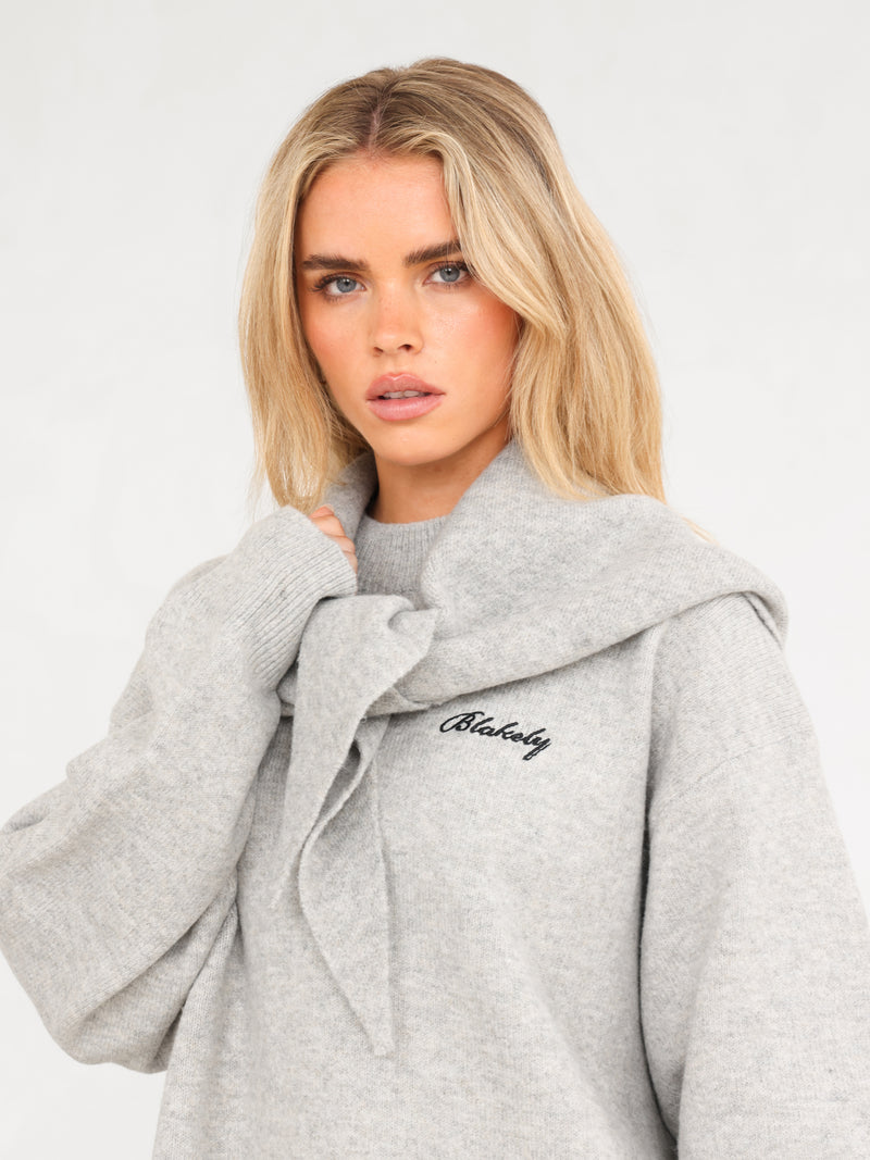 Label Knitted Triangle Scarf - Mergelgrau