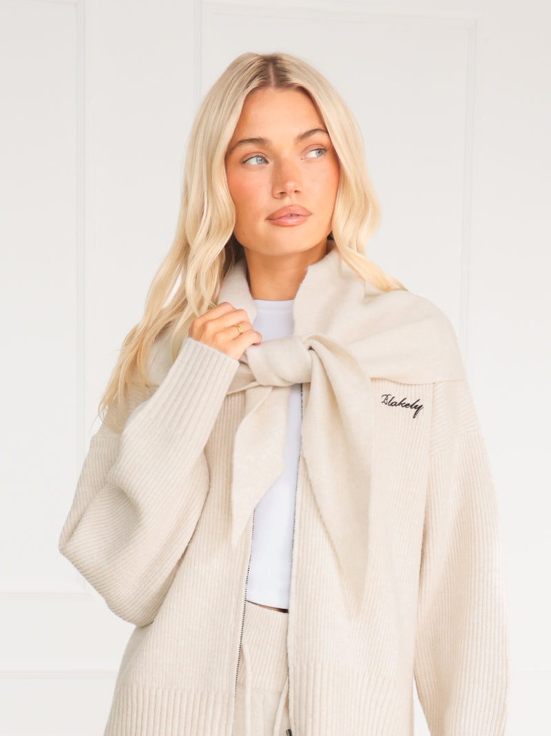 Label Knitted Triangle Scarf - Vanille