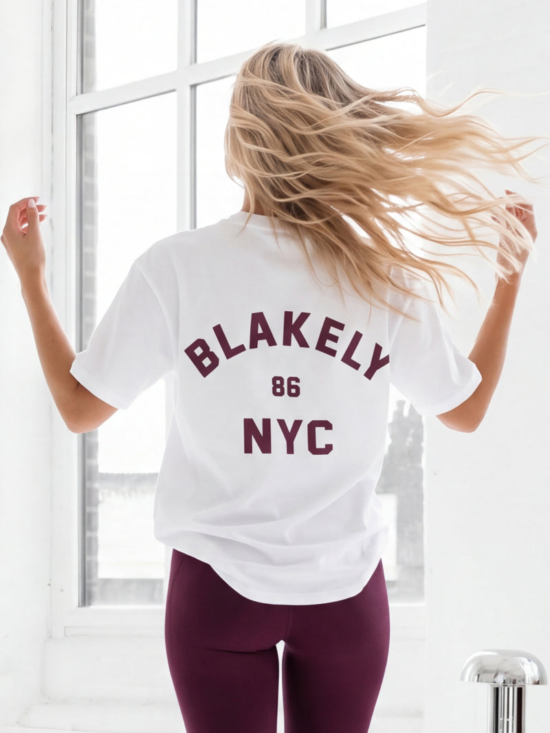 NYC Oversized T-Shirt - Weiß und dunkle Kirsche