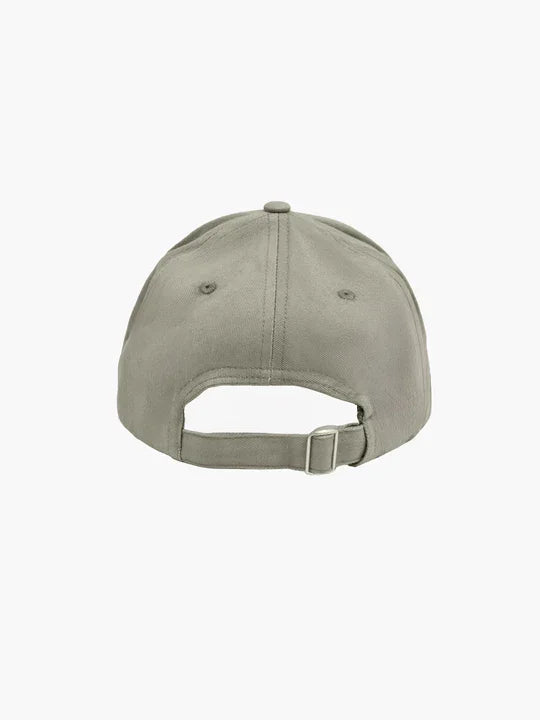 Initial Cap - Vert Safari
